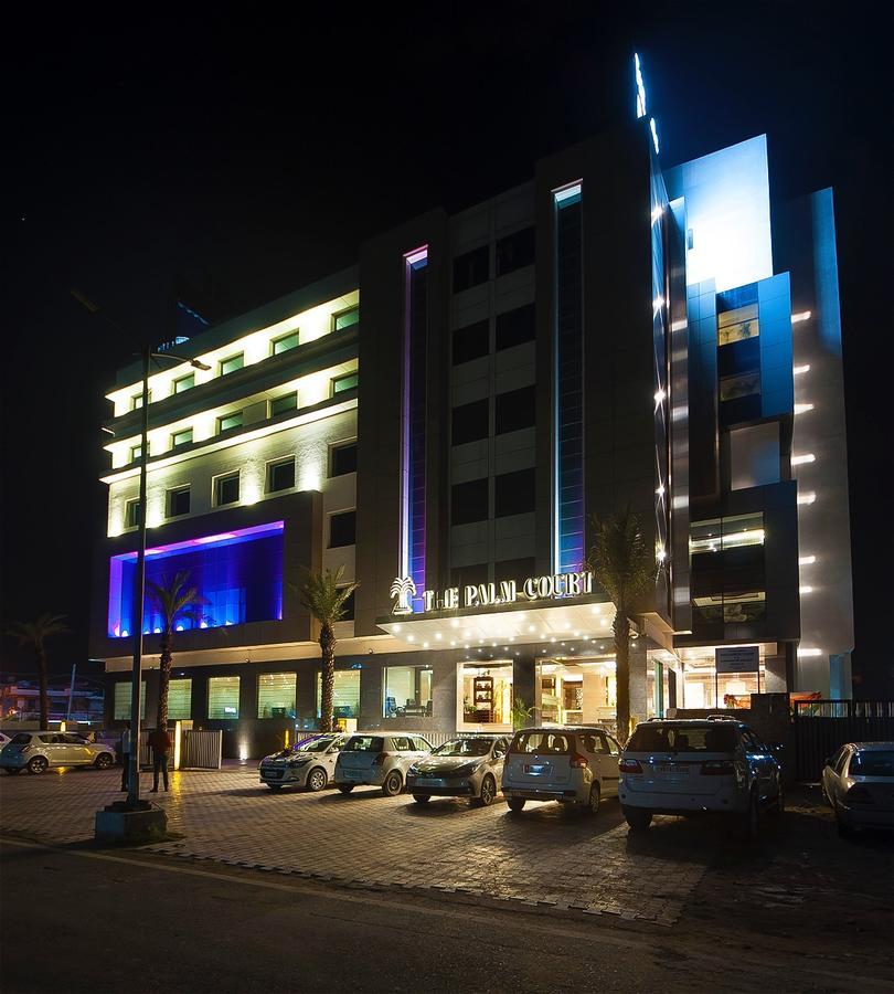 The Palm Court Hotell Ludhiana Exteriör bild
